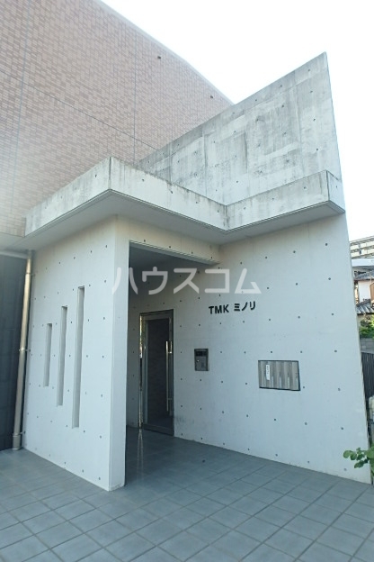 18/25 エントランス