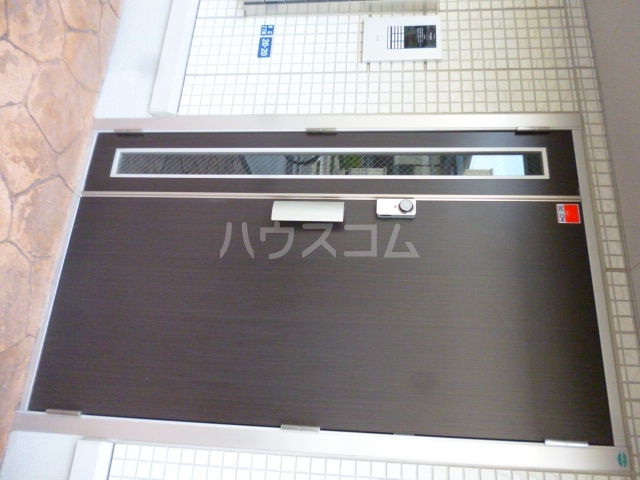 21/30 エントランス