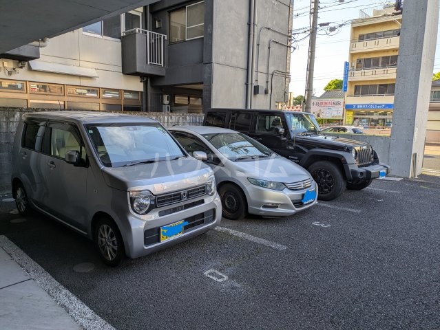 20/27 駐車場
