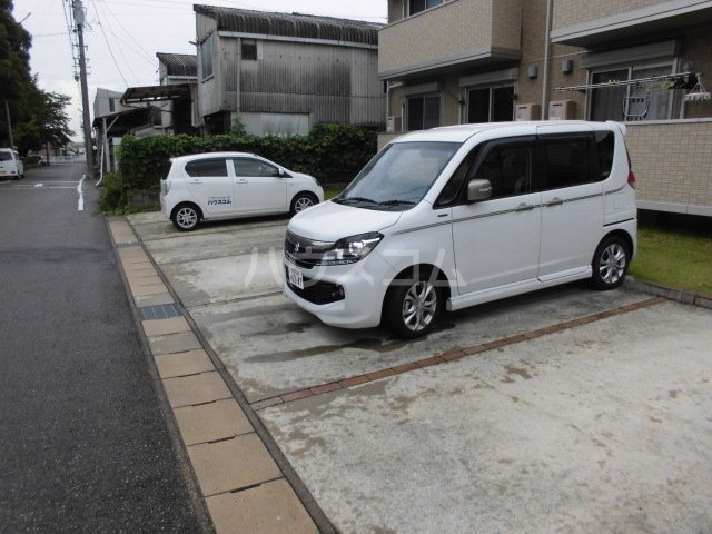 14/20 駐車場