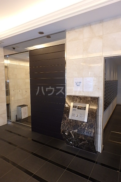 21/29 エントランス