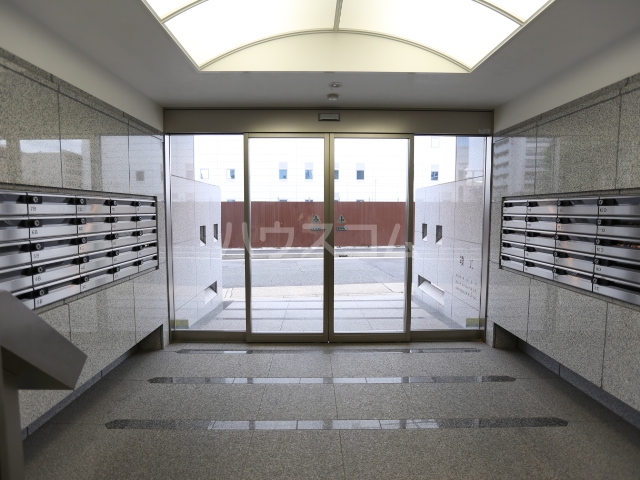 21/26 エントランス