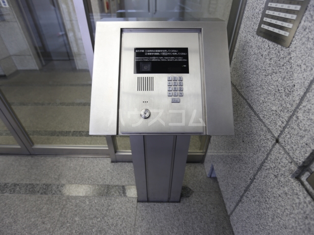 20/26 エントランス