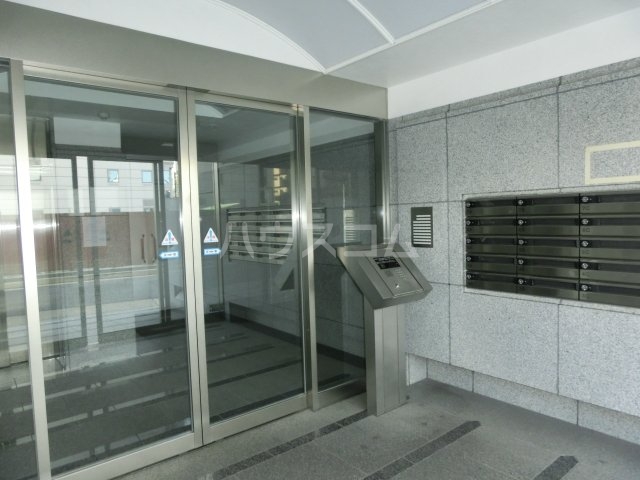 22/26 エントランス