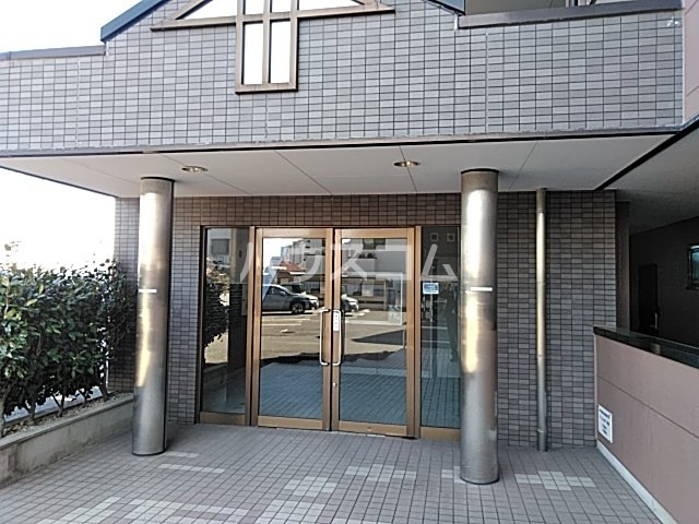 24/30 エントランス