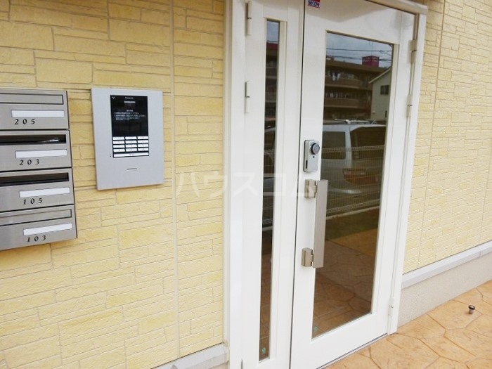 15/26 エントランス