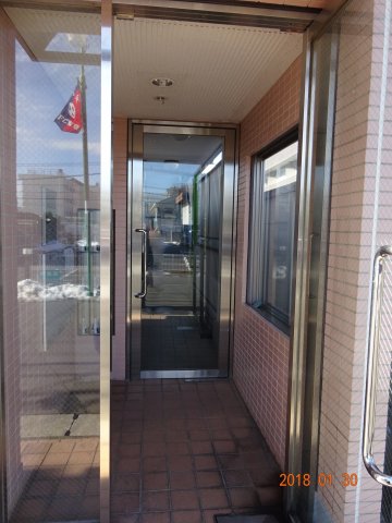 21/22 エントランス