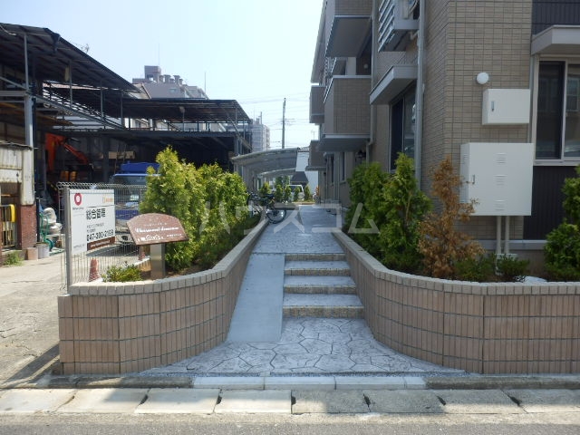 20/30 エントランス