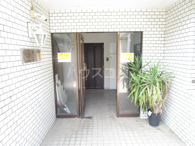 26/30 エントランス