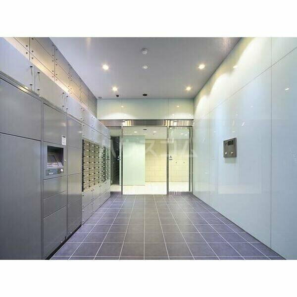 18/30 エントランス