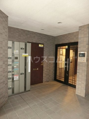 18/22 エントランス