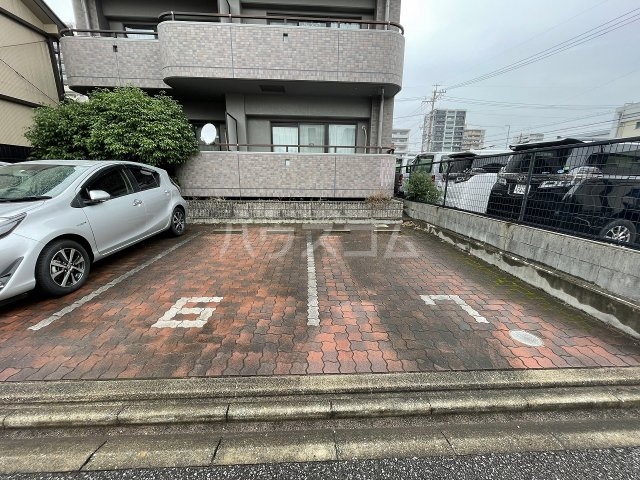 21/29 駐車場