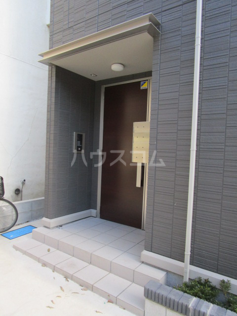 22/30 エントランス