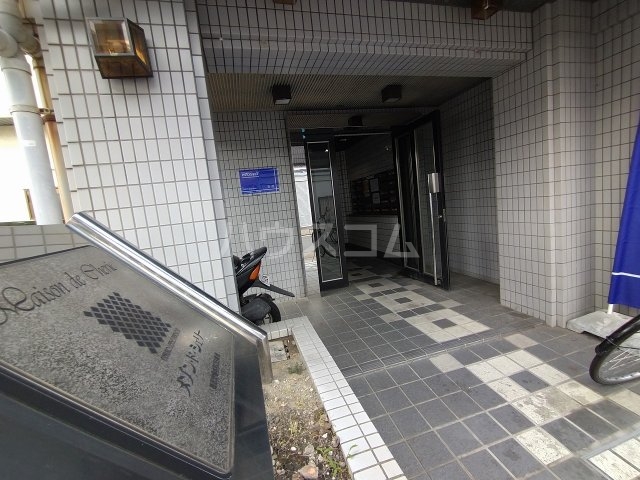 20/28 エントランス