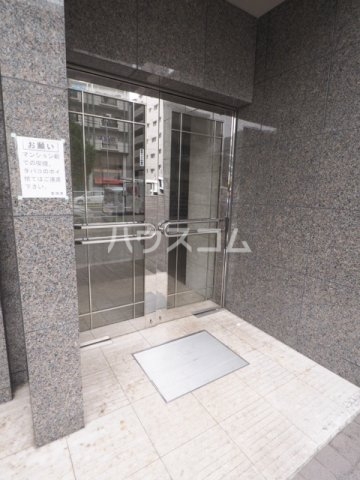 26/30 エントランス