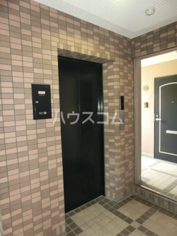 20/28 エントランス