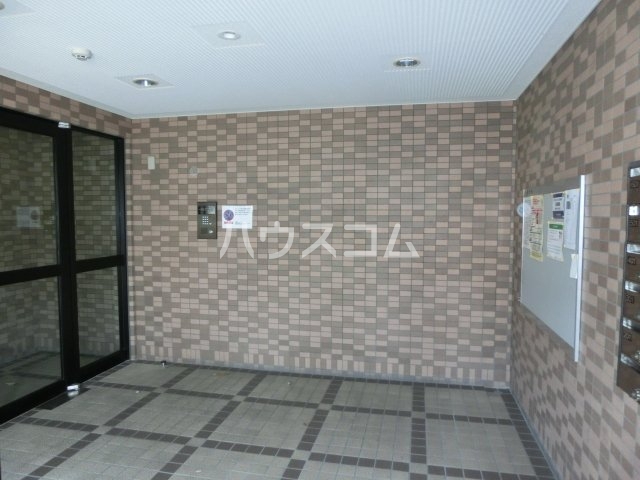 21/28 エントランス