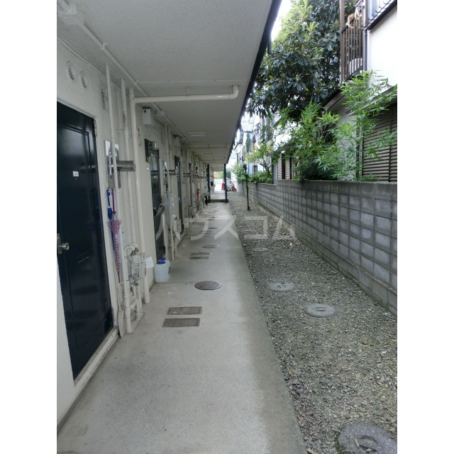 21/30 エントランス