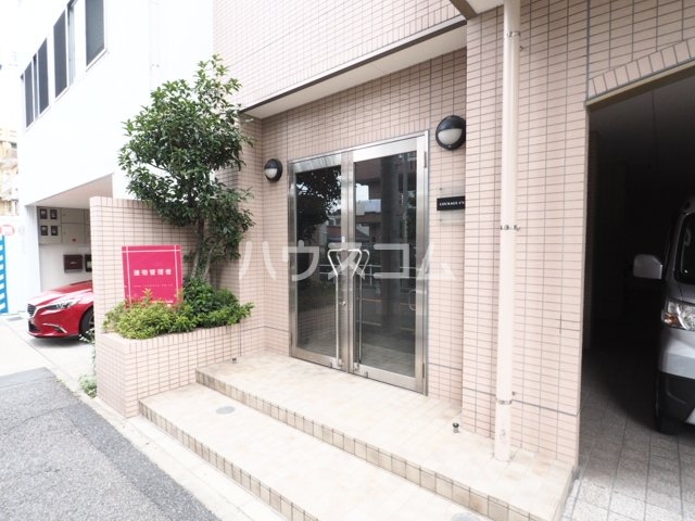 28/30 エントランス