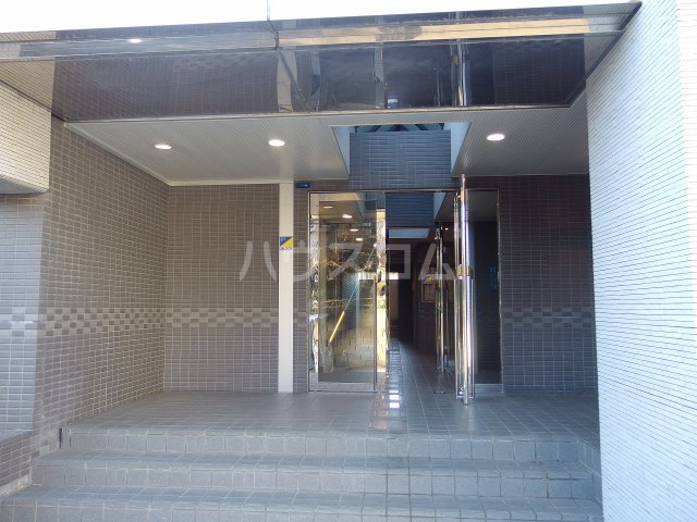22/30 エントランス