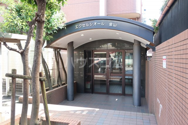 25/30 エントランス