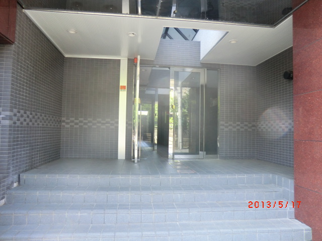 22/30 エントランス