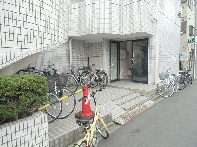 17/24 エントランス