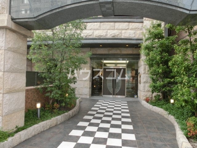 21/28 エントランス