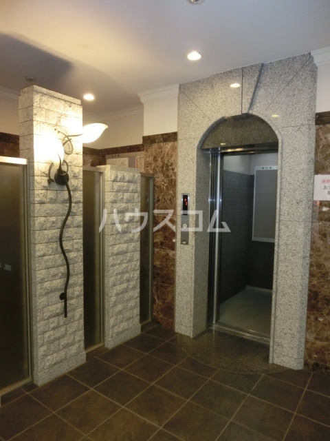 20/28 エントランス