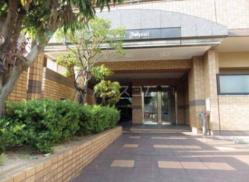 18/22 エントランス