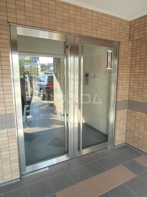 16/22 エントランス