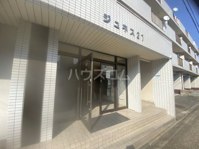 26/30 エントランス