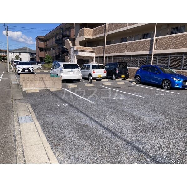17/19 駐車場