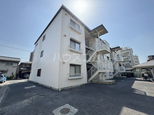 22/30 エントランス