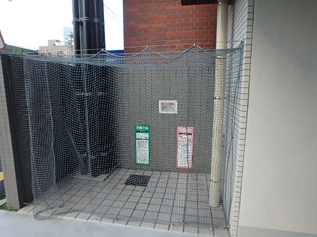 19/25 エントランス