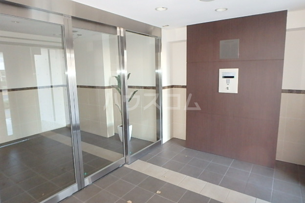 20/27 エントランス