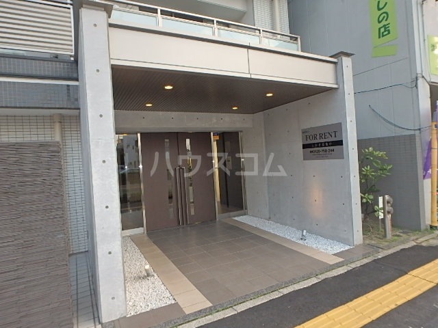 21/27 エントランス