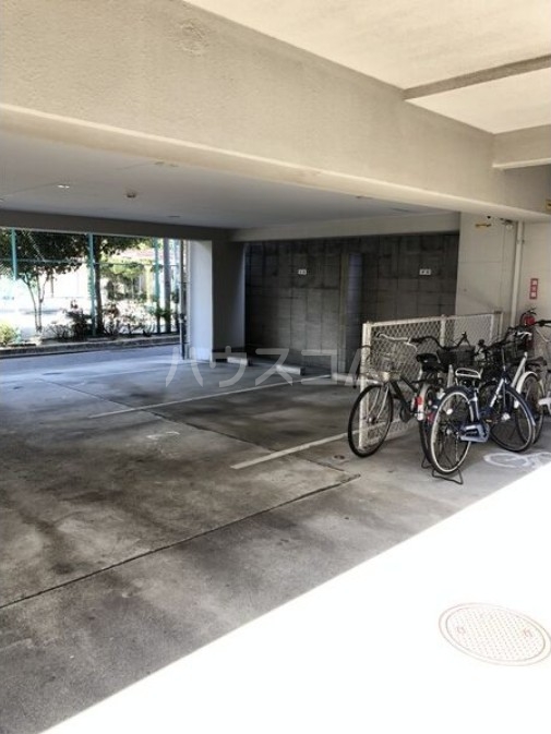25/30 駐車場
