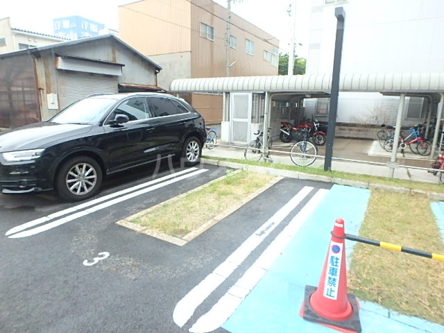 22/30 駐車場