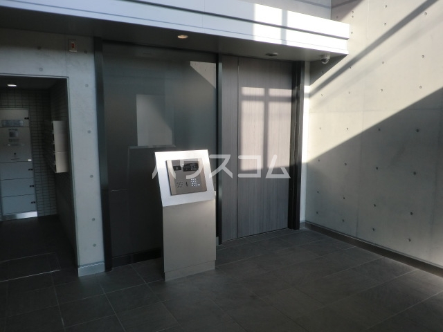 16/25 エントランス