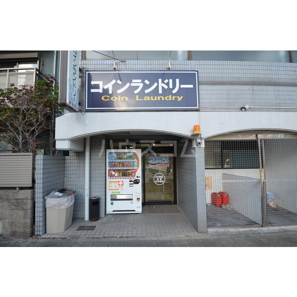 17/27 エントランス