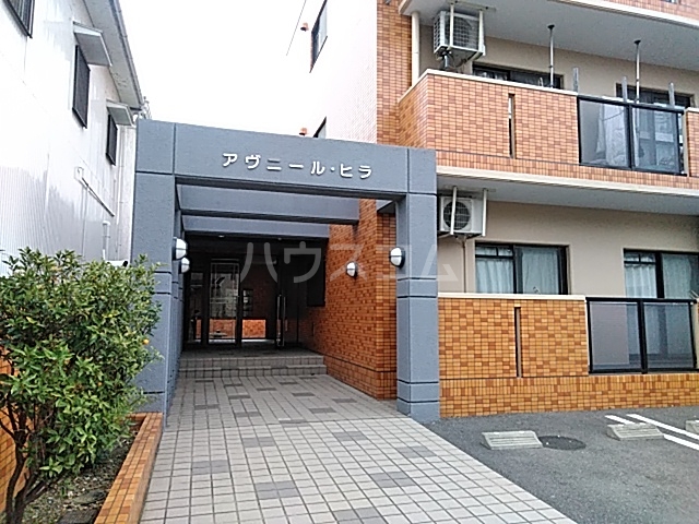 26/30 エントランス