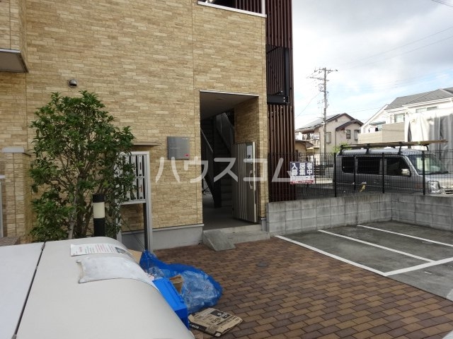 25/30 エントランス