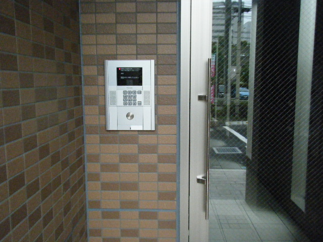 25/30 エントランス