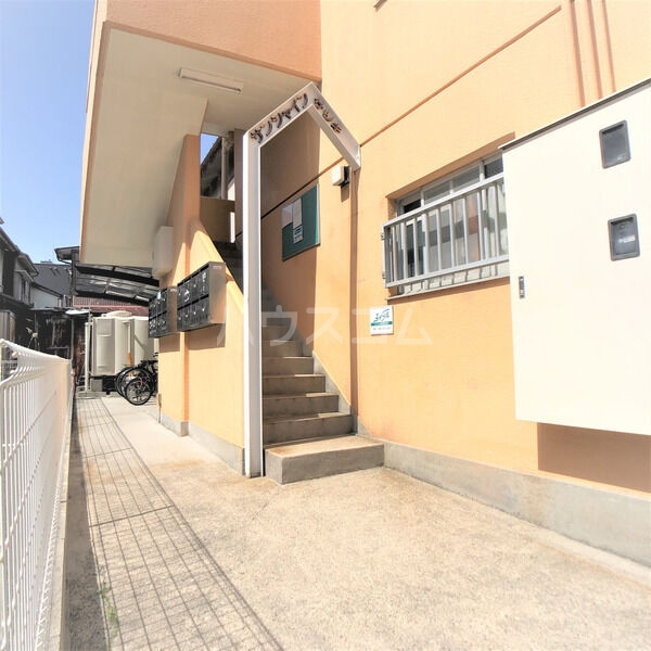 15/17 エントランス