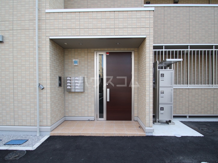 2/4 エントランス