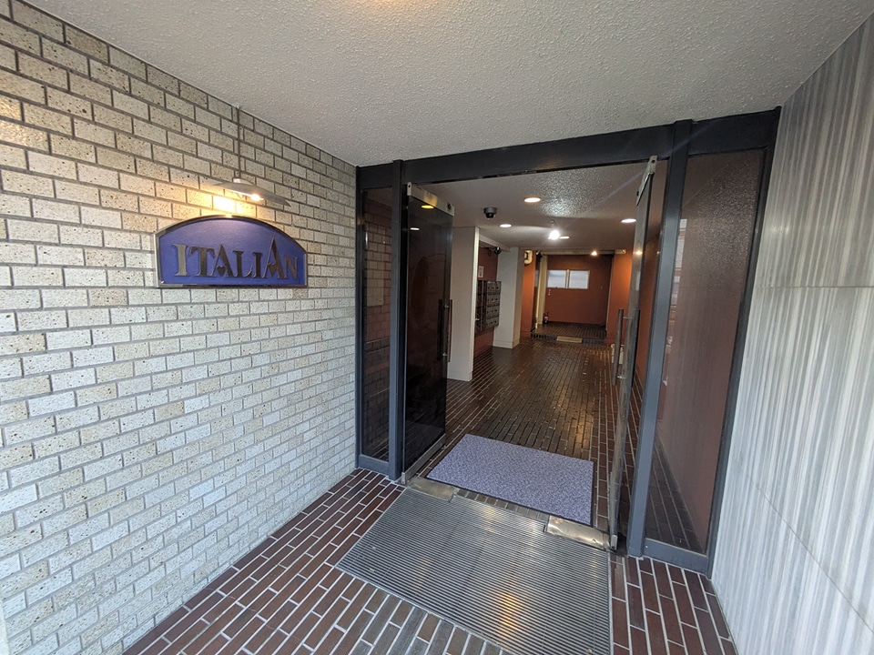 17/19 エントランス