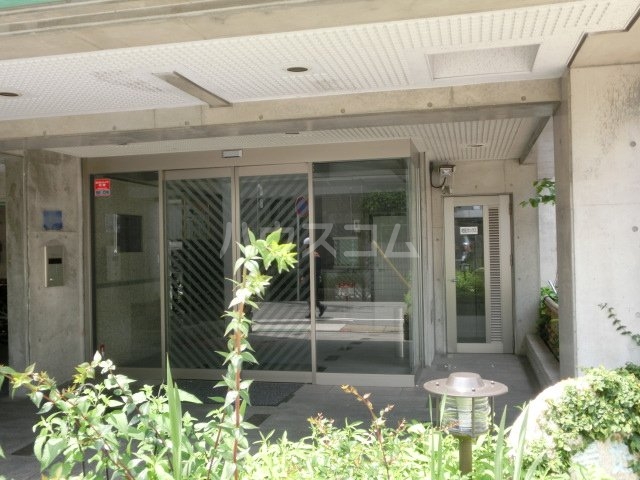 19/25 エントランス