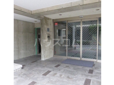 22/25 エントランス