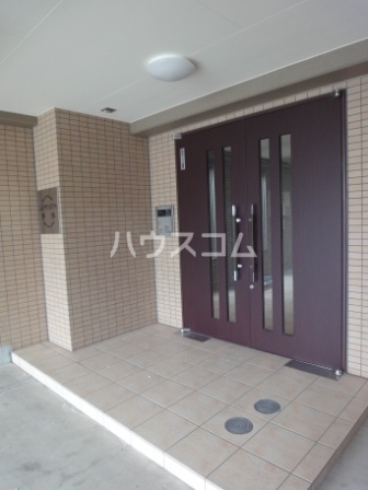 21/30 エントランス